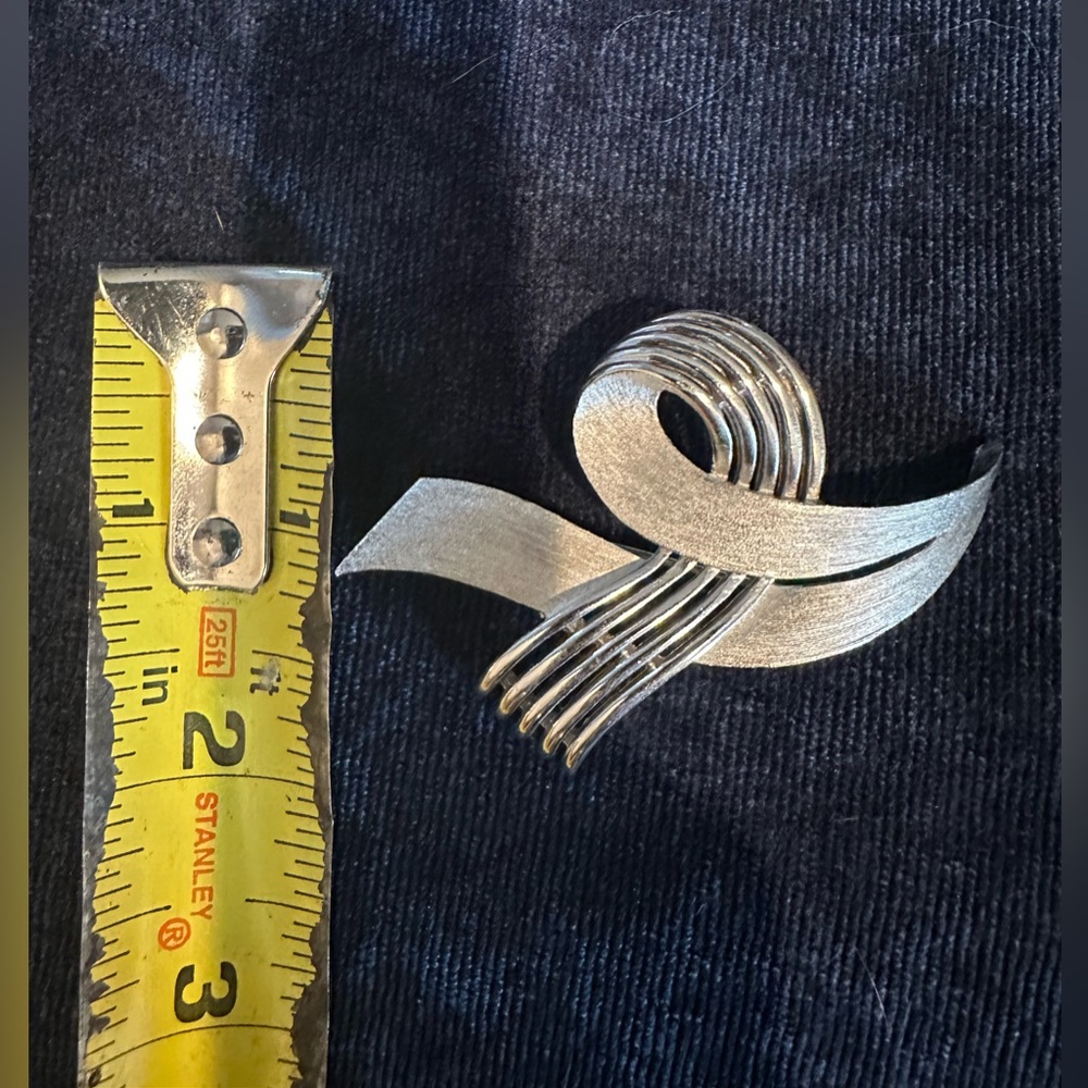 Vintage Trifari brooch - Picture 2 of 6